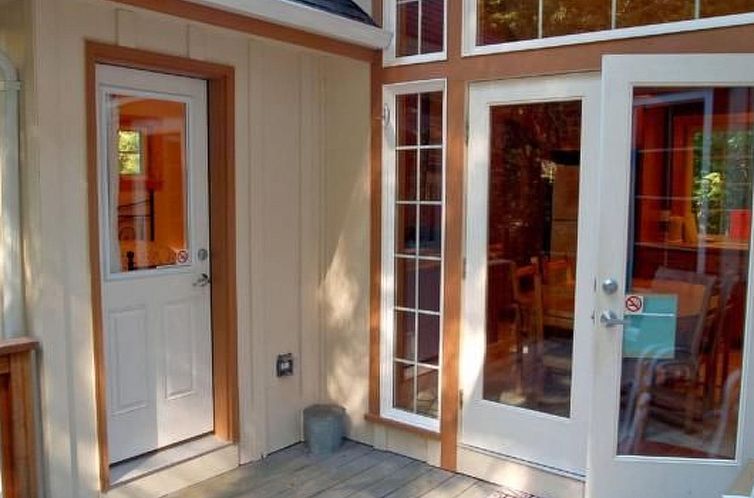 Vakantiehuis Englische Tudor-Hütte mit Whirlpool und Spielz