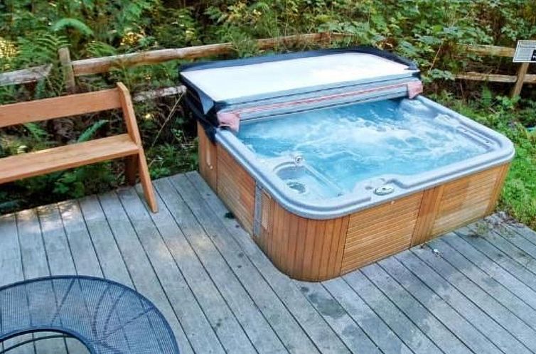 Vakantiehuis Englische Tudor-Hütte mit Whirlpool und Spielz