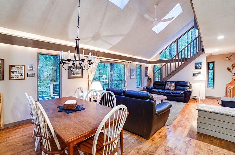 Vakantiehuis Ein traditionelles Familien-Ski-Chalet mit 2 Et