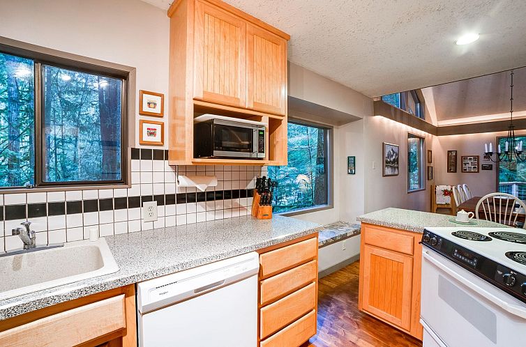 Vakantiehuis Ein traditionelles Familien-Ski-Chalet mit 2 Et