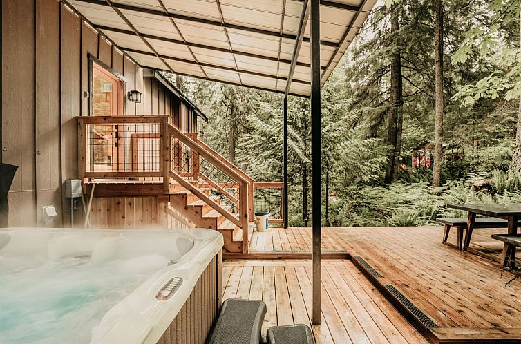 Vakantiehuis Landhaus mit Whirlpool und moderner Küche