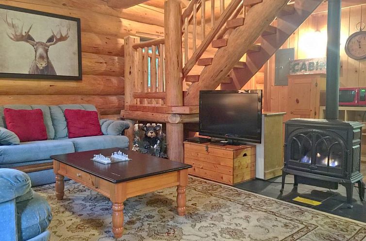 Vakantiehuis Echte Blockhütte mit Kamin und Wi-fi