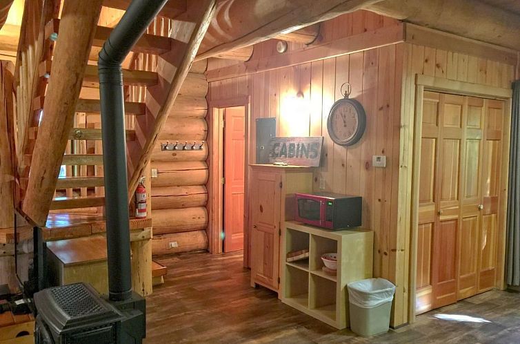 Vakantiehuis Echte Blockhütte mit Kamin und Wi-fi