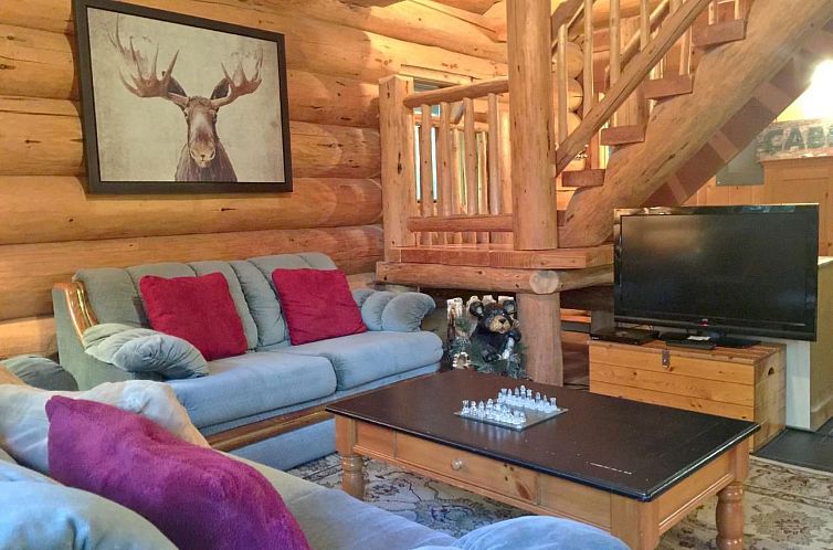 Vakantiehuis Echte Blockhütte mit Kamin und Wi-fi