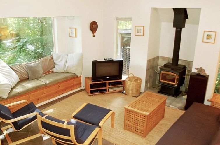 Vakantiehuis Hütte am Fluss mit Sauna, Whirlpool, Haustiere