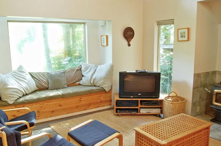 Vakantiehuis Hütte am Fluss mit Sauna, Whirlpool, Haustiere