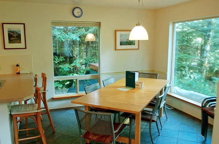 Vakantiehuis Hütte am Fluss mit Sauna, Whirlpool, Haustiere