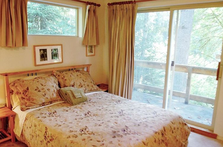 Vakantiehuis Hütte am Fluss mit Sauna, Whirlpool, Haustiere