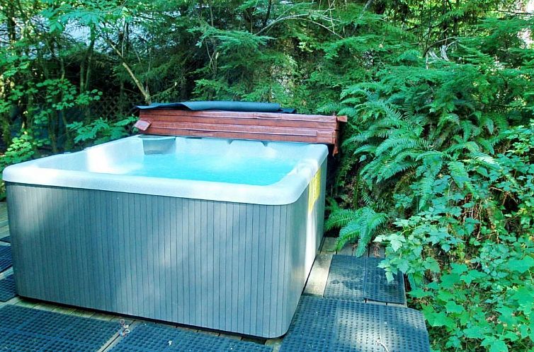 Vakantiehuis Hütte am Fluss mit Sauna, Whirlpool, Haustiere