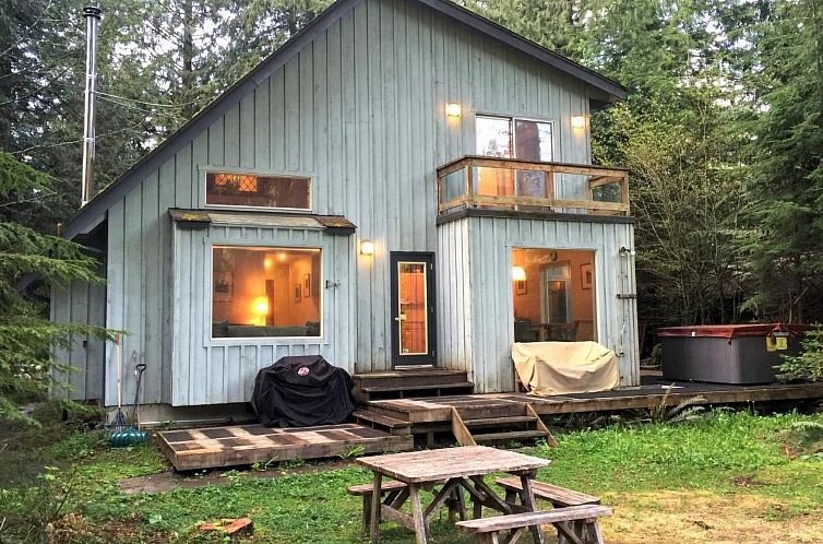 Vakantiehuis Hütte am Fluss mit Sauna, Whirlpool, Haustiere