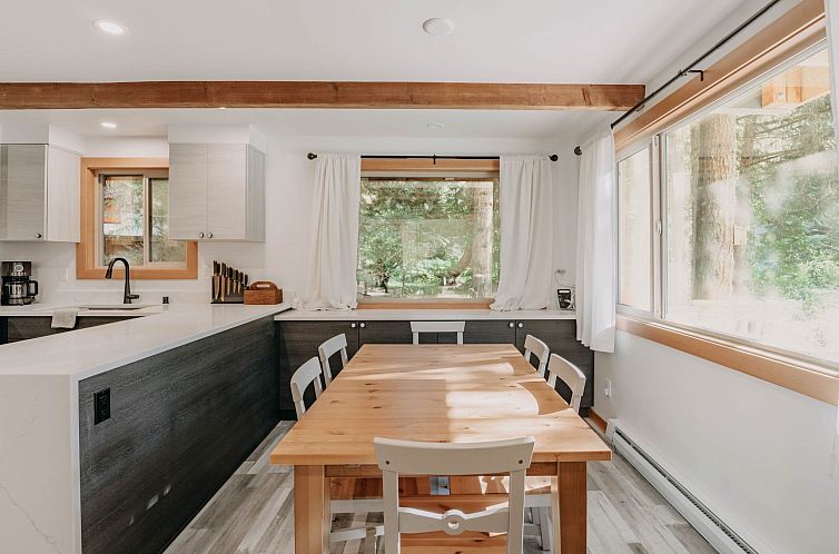 Vakantiehuis Rustikale Hütte mit Holzofen, Whirlpool, Haust