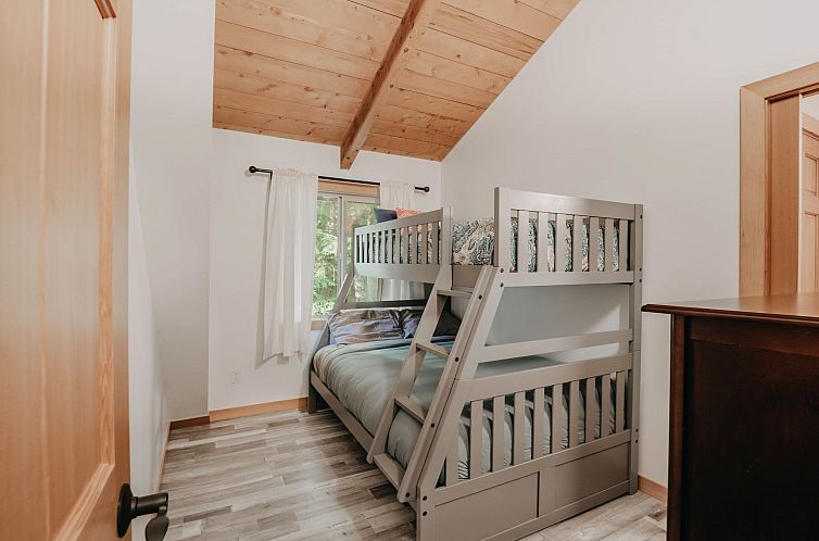 Vakantiehuis Rustikale Hütte mit Holzofen, Whirlpool, Haust