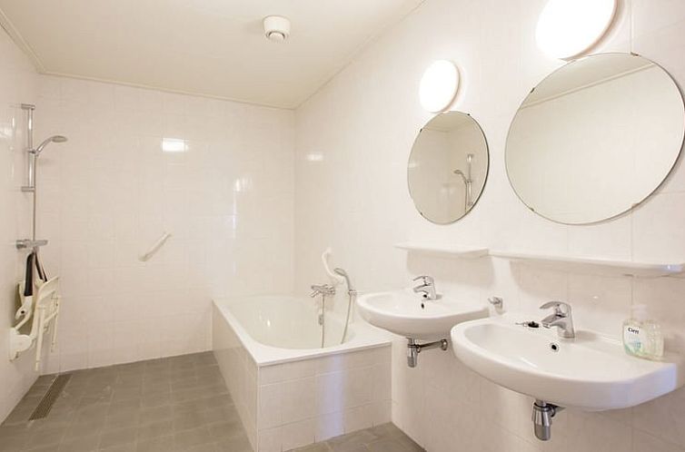 Huisje in Sint Annaparochie