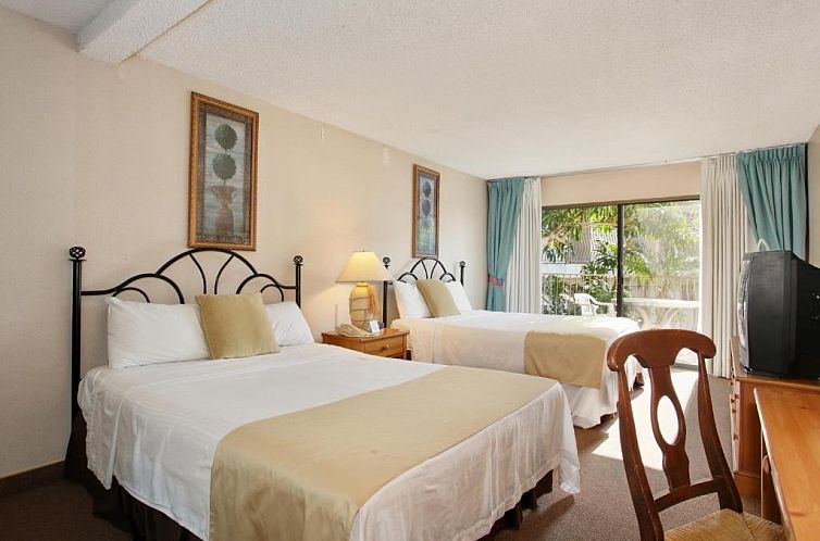 Oceanside Marina Suites - A Waterfront Hotel