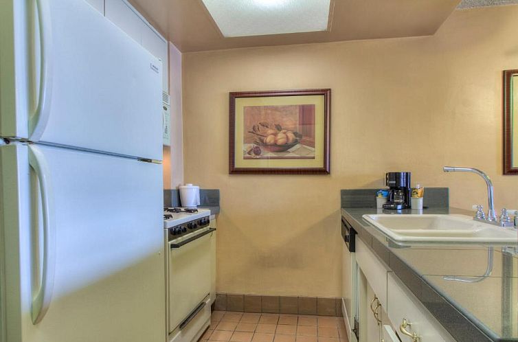 Oceanside Marina Suites - A Waterfront Hotel