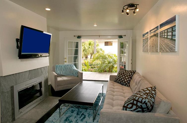 Oceanside Marina Suites - A Waterfront Hotel