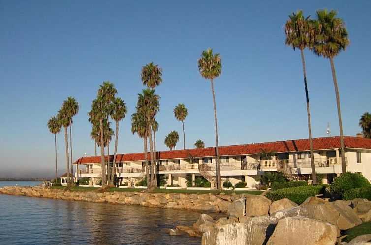 Oceanside Marina Suites - A Waterfront Hotel