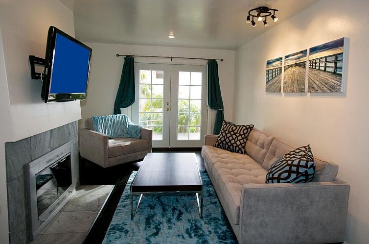 Oceanside Marina Suites - A Waterfront Hotel
