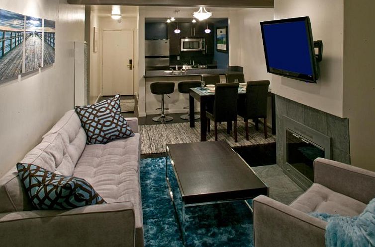 Oceanside Marina Suites - A Waterfront Hotel