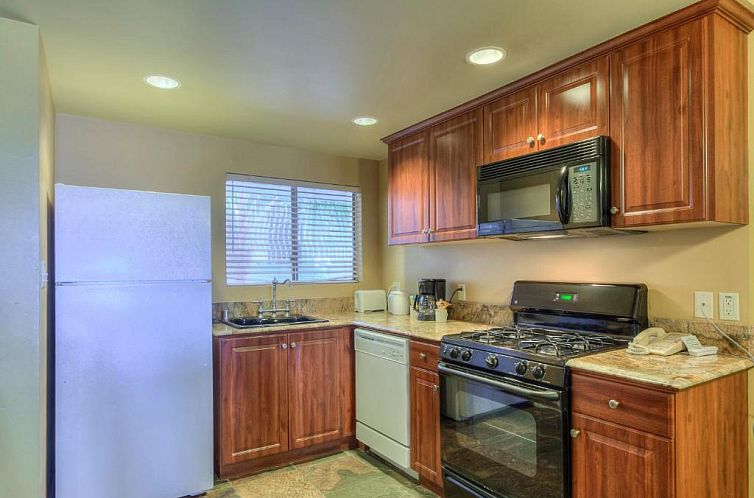 Oceanside Marina Suites - A Waterfront Hotel