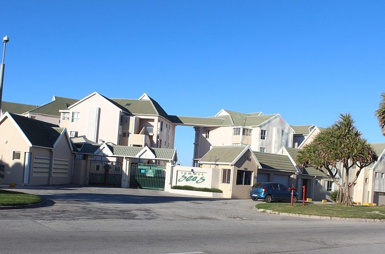 Port Elizabeth's Summerseas apartment, a stylish accommodation in the Eastern Cape, ideal for beach lovers.