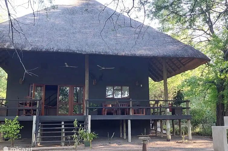 Vrijstaande villa pal naast Kruger
