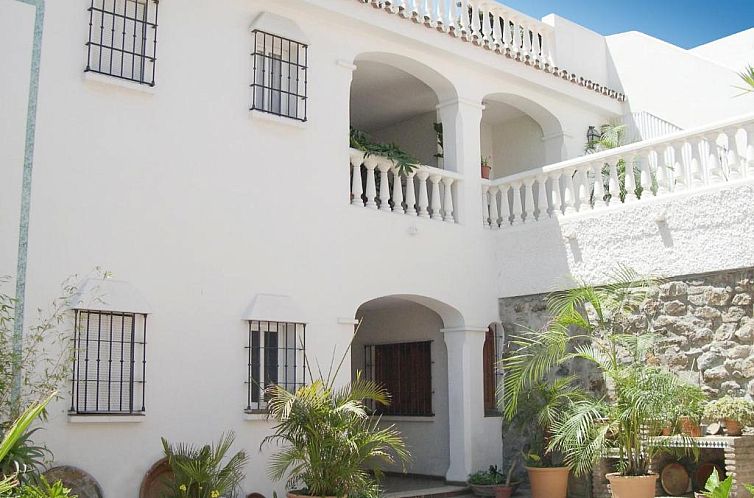 Apartamentos Turísticos La Mundial