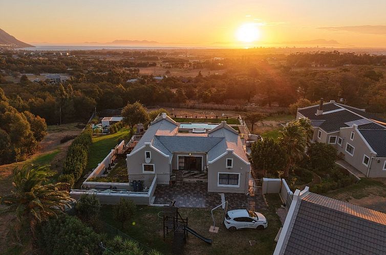 Vrijstaande woning in Gordon's Bay