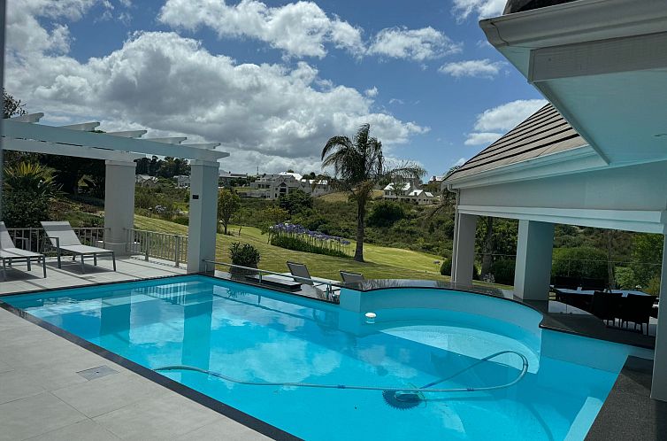 Vakantiehuis in Bos En Dal mit Großer Terrasse