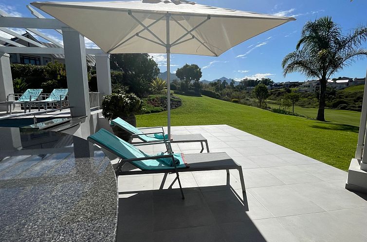 Vakantiehuis in Bos En Dal mit Großer Terrasse