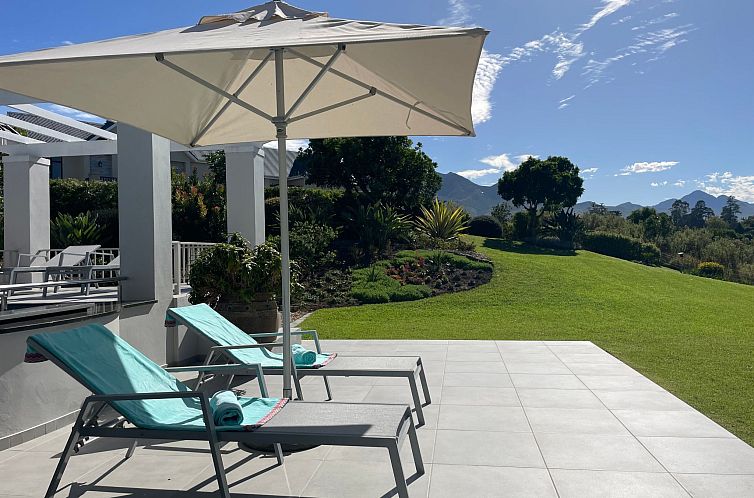 Vakantiehuis in Bos En Dal mit Großer Terrasse