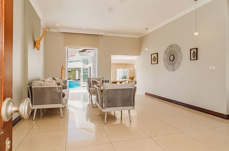 Vakantiehuis in Bos En Dal mit Großer Terrasse