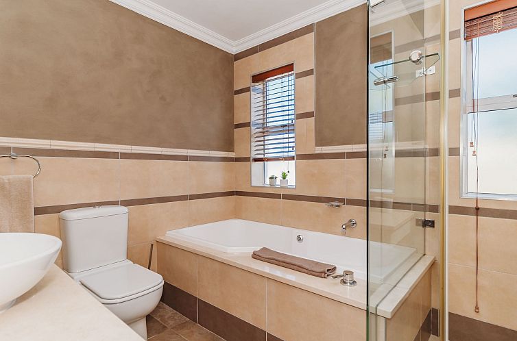 Vakantiehuis in Bos En Dal mit Großer Terrasse