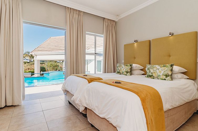 Vakantiehuis in Bos En Dal mit Großer Terrasse