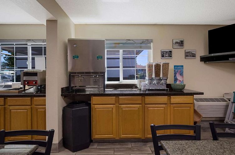 Quality Inn & Suites Medford Airport