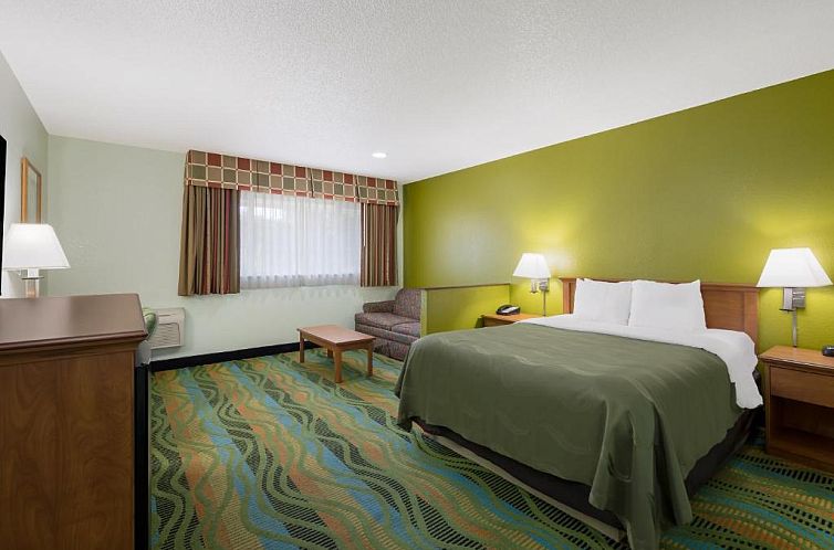 Quality Inn & Suites Medford Airport