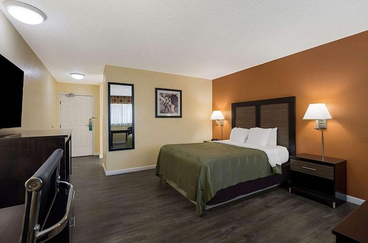 Quality Inn & Suites Medford Airport