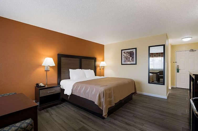 Quality Inn & Suites Medford Airport
