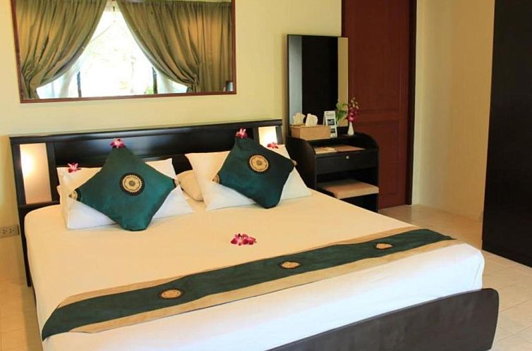 The Waterfront Boutique Hotel & Cafe