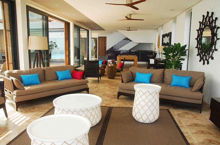 Villa Blue