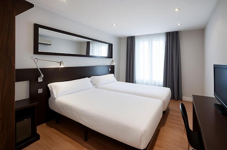 Guest house 27321107 - Apartment Green Spain - Petit Palace Arana Bilbao