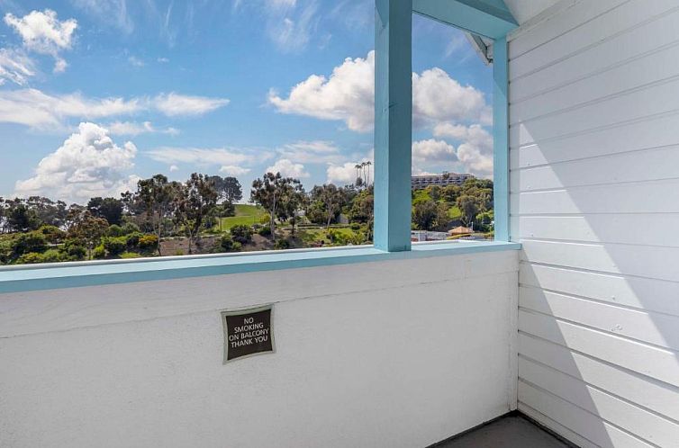 Best Western Plus Marina Shores Hotel