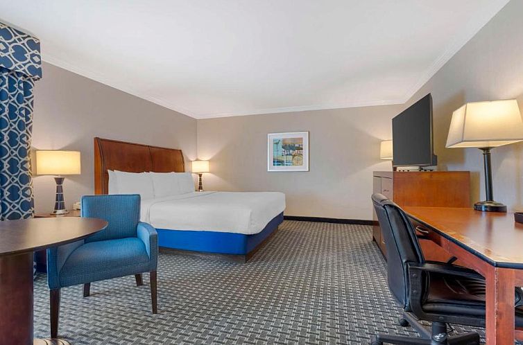 Best Western Plus Marina Shores Hotel