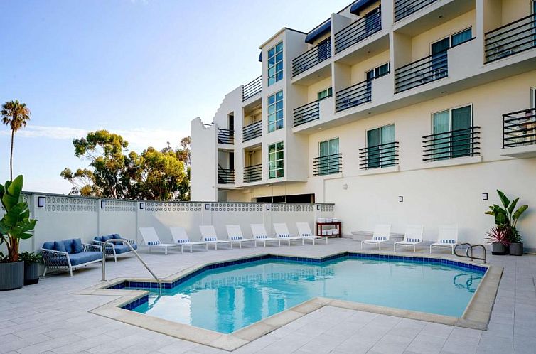 DoubleTree Suites by Hilton Doheny Beach