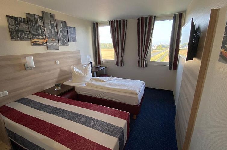 Motel 44