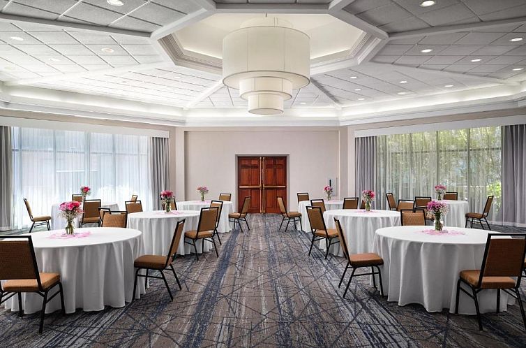 Holiday Inn Express and Suites New Orleans Airport, an IHG H