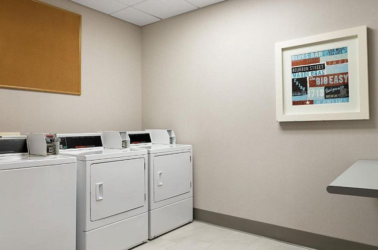 Holiday Inn Express and Suites New Orleans Airport, an IHG H