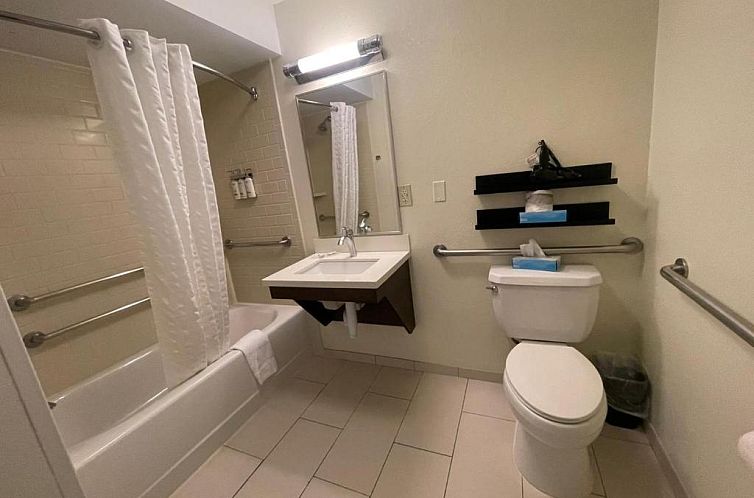 Candlewood Suites Secaucus, an IHG Hotel