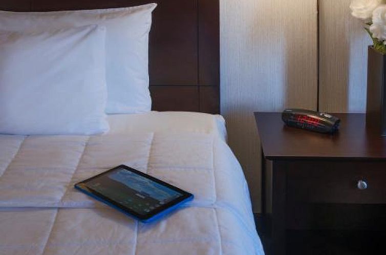 Meadowlands Plaza Hotel