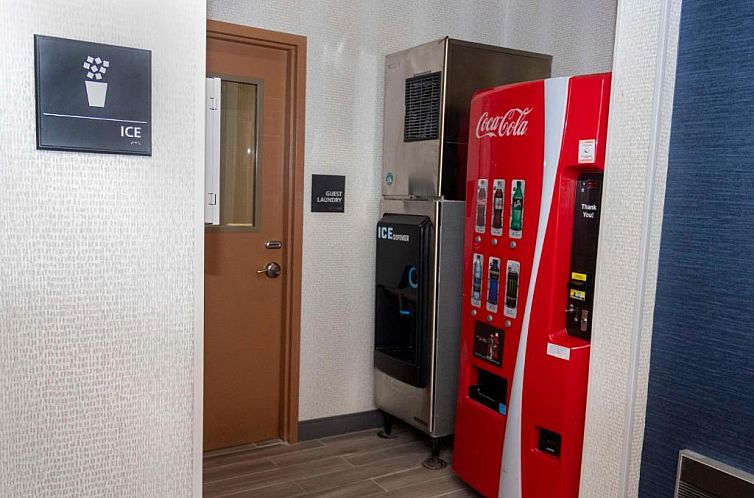 Hampton Inn & Suites Riverton